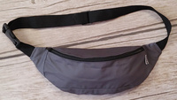 Small sports waist bag for women and men.
